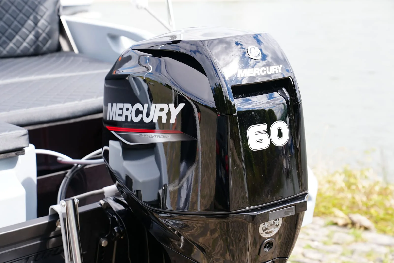 Mercury F60 FourStroke am Heck der SeaStorm 13s