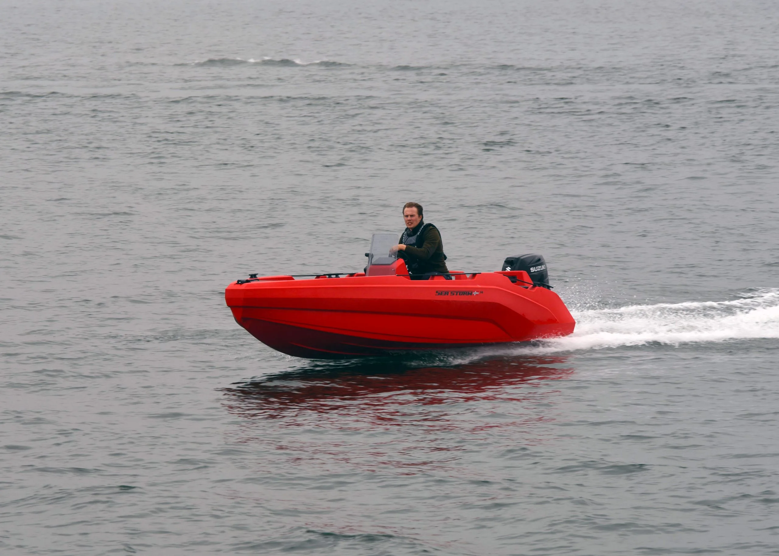 SeaStorm 14 HDPE Advantage – auf dem Wasser